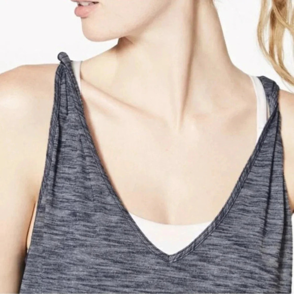 Lululemon Do the Twist Tank Yoga, Color Heathered Deep Navy Size 2 - Picture 2 of 14